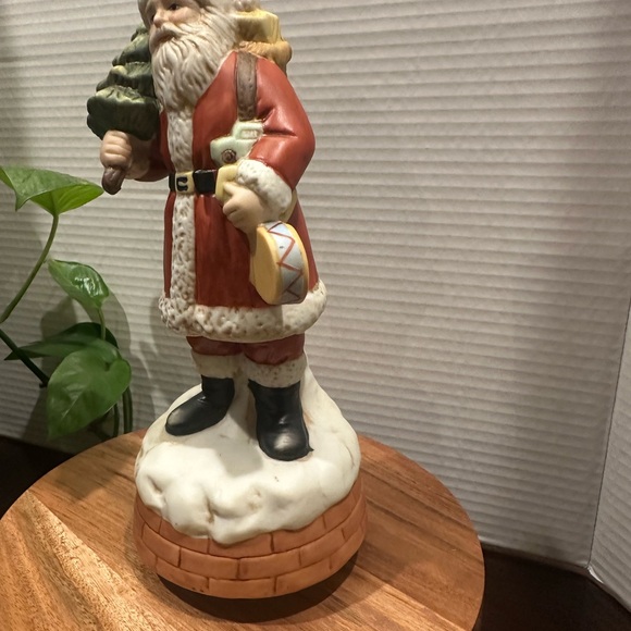 Vintage Revolving Music Box Santa Claus Plays Wish You A Merry Christmas - Picture 2 of 10